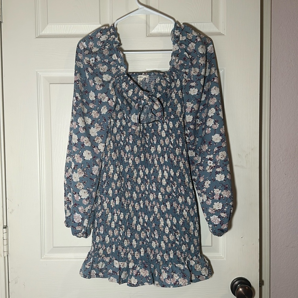 Mabel Blue Floral Smocked Long Sleeve Mini Dress Small